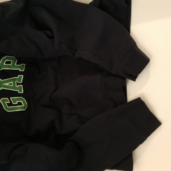 GAP Sweatshirt - Picture 2 of 5